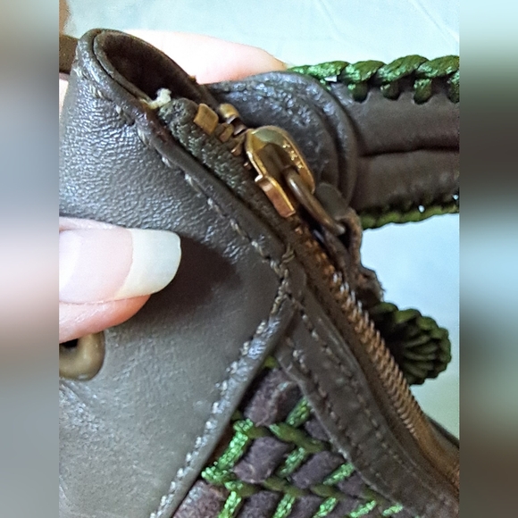 Isabella Fiore Large Green Woven Pine Cone Genuine Leather Hobo Handbag - Picture 10 of 14